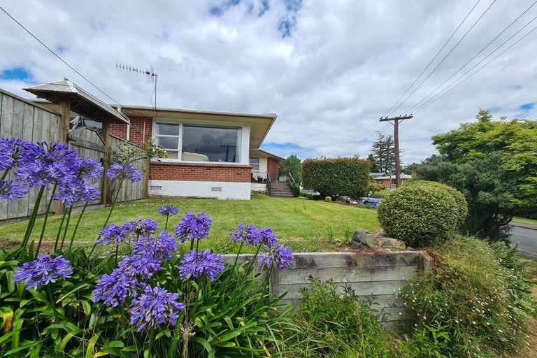 Photo of property in 1/40 Hillcrest Avenue, Hillcrest, Auckland, 0627