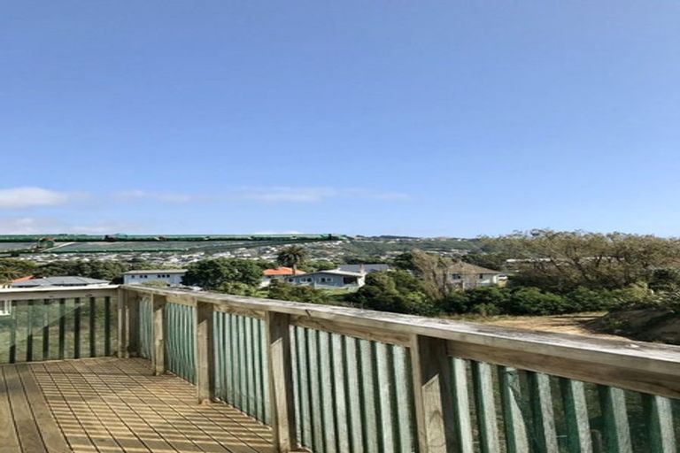 Photo of property in 32 Morere Street, Titahi Bay, Porirua, 5022