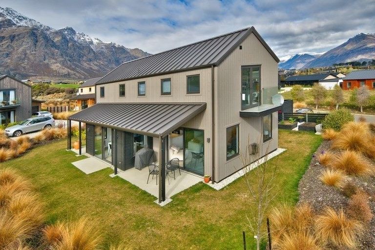Photo of property in 1 Appin Court, Jacks Point, Queenstown, 9371