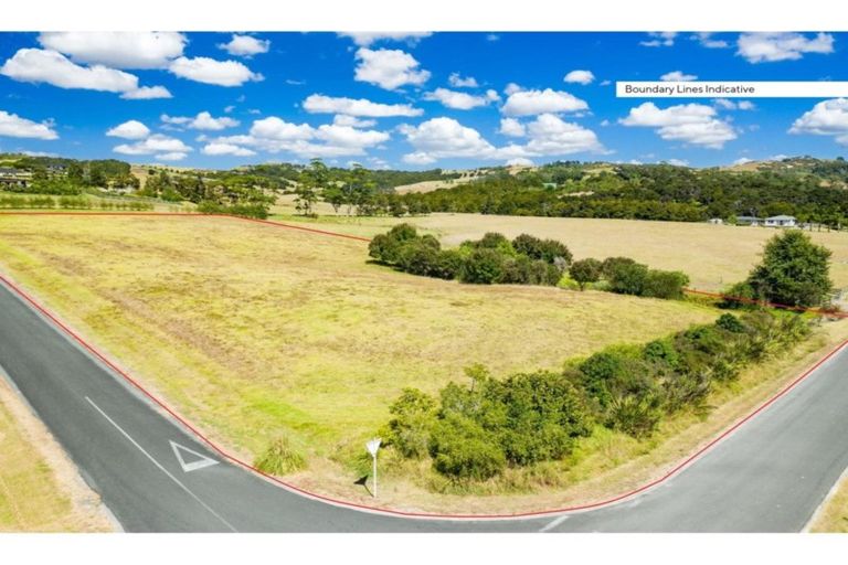 Photo of property in 14 Daniel Parade, Mangawhai, Wellsford, 0975