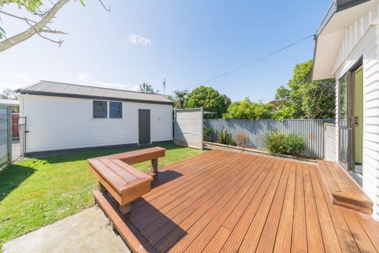 Photo of property in 2 Croxley Place, Terrace End, Palmerston North, 4410