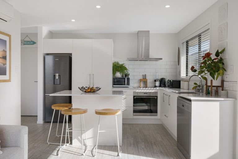 Photo of property in 11 Tiria Drive, Papamoa Beach, Papamoa, 3118
