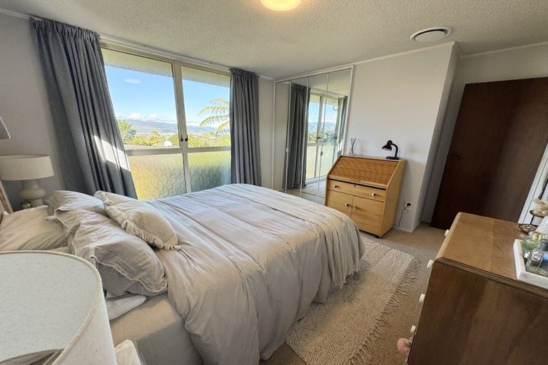Photo of property in 27 Viewmont Drive, Harbour View, Lower Hutt, 5010