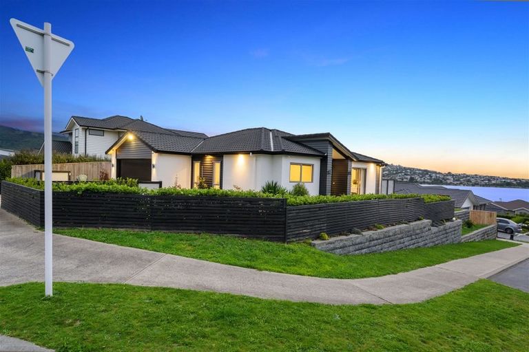 Photo of property in 2 Ihakara Arthur Lane, Aotea, Porirua, 5024
