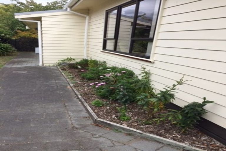 Photo of property in 11 Robert Grove, Paraparaumu, 5032