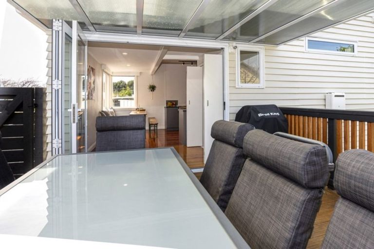 Photo of property in 14 Cornwall Street, Brooklands, New Plymouth, 4310
