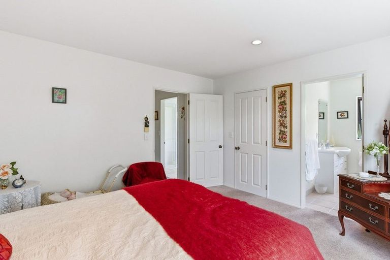 Photo of property in 5 Rimu Street, Waikanae, 5036