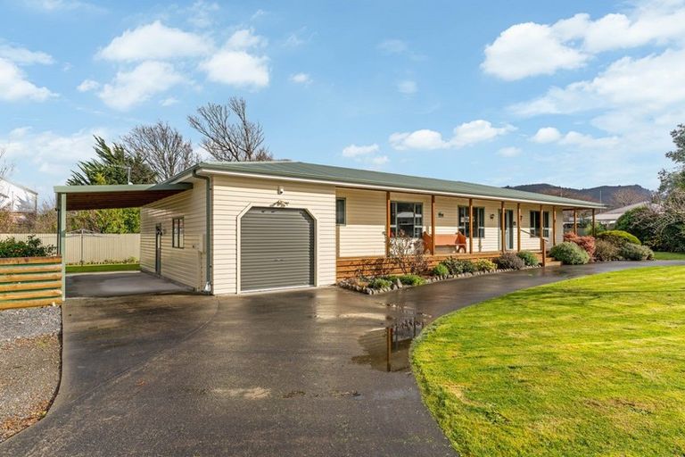 Photo of property in 10 Tait Crescent, Featherston, 5710