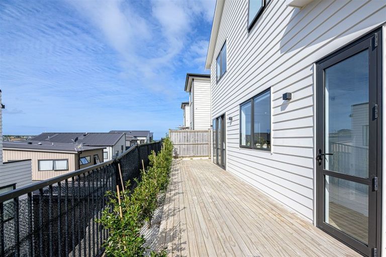 Photo of property in 45 Windlass Street, Long Bay, Auckland, 0630