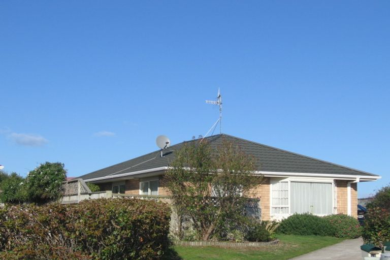 Photo of property in 17 Dennis Taylor Court, Paraparaumu, 5032