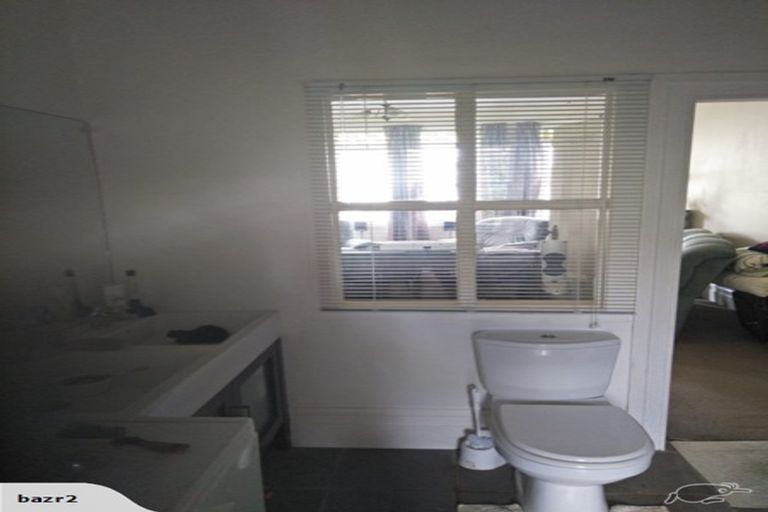 Photo of property in 1/98 Birkenhead Avenue, Birkenhead, Auckland, 0626