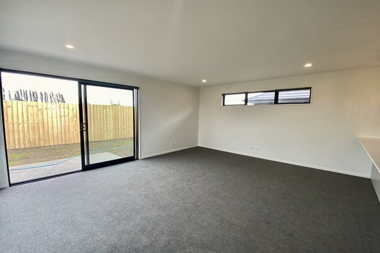 Photo of property in 15 Bill Hammond Drive, Belfast, 8051