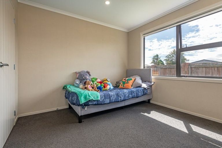 Photo of property in 2 Angelina Way, Kelvin Grove, Palmerston North, 4414