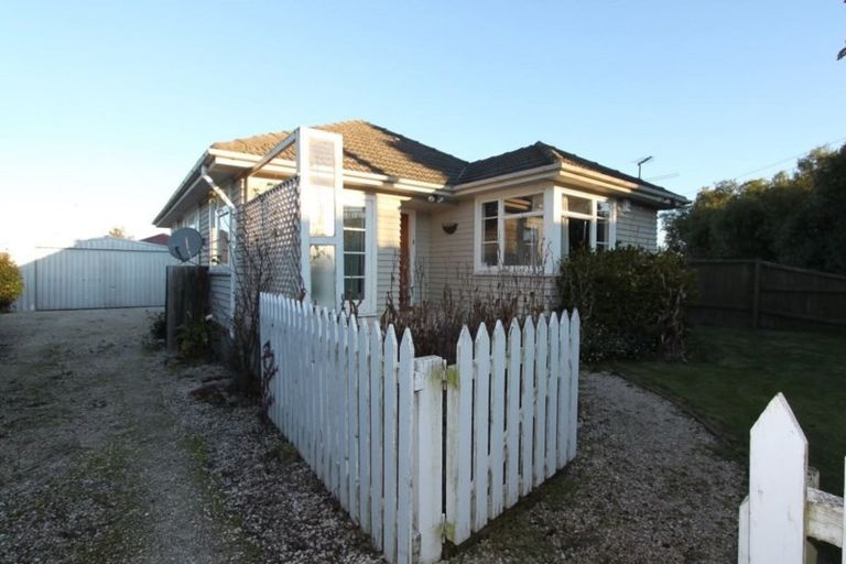 Photo of property in 2 Farquhars Road, Redwood, Christchurch, 8051
