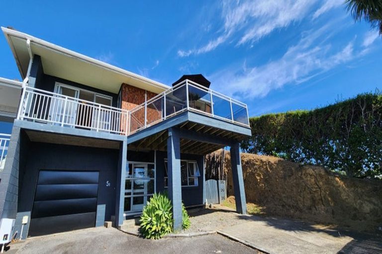 Photo of property in 5b Te Mara Place, Merrilands, New Plymouth, 4312