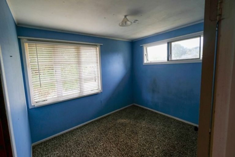 Photo of property in 26 Kirrie Avenue, Te Atatu South, Auckland, 0610