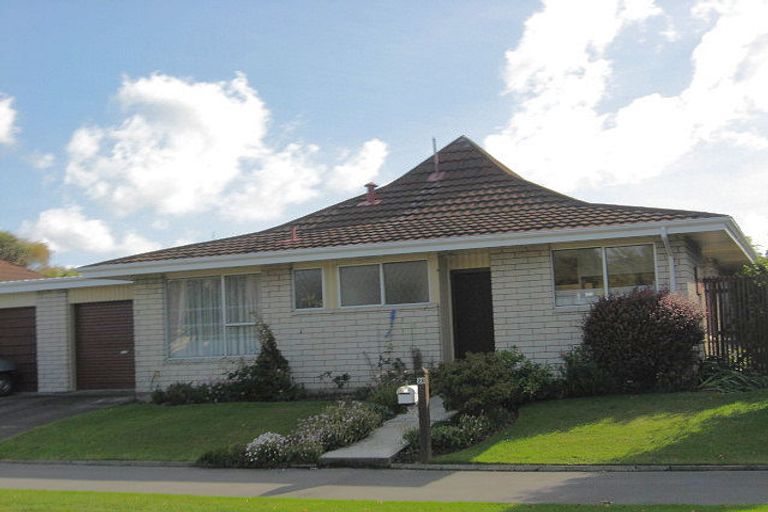 Photo of property in 28 Solway Avenue, Ilam, Christchurch, 8041