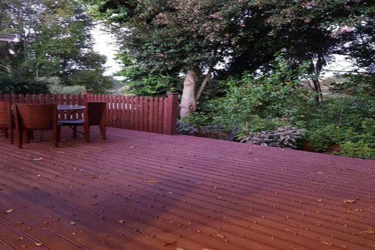 Photo of property in 1/44 Deuxberry Avenue, Northcote, Auckland, 0627