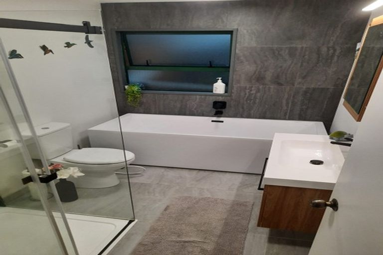 Photo of property in 4a Holiday Road, Stanmore Bay, Whangaparaoa, 0932