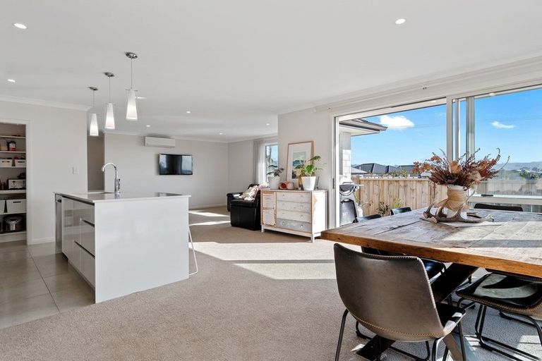 Photo of property in 91 Bert Wall Drive, Omokoroa, 3114