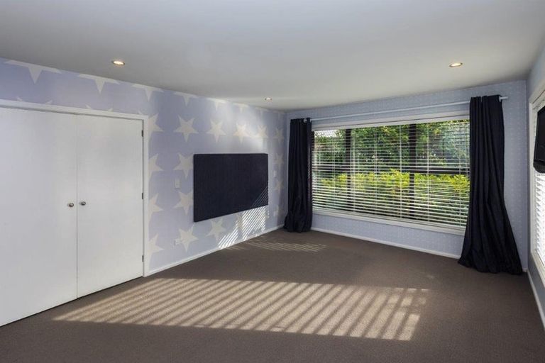Photo of property in 31 Gleneagles Terrace, Ilam, Christchurch, 8053