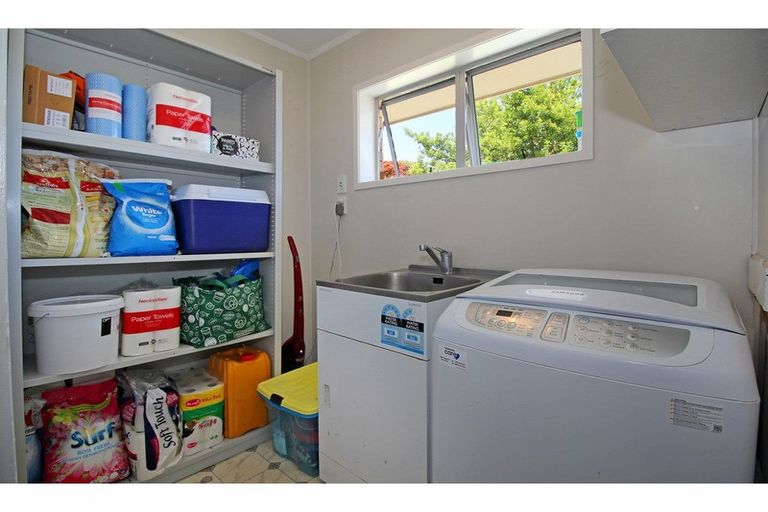 Photo of property in 52 Henwood Road, Mangere East, Auckland, 2024
