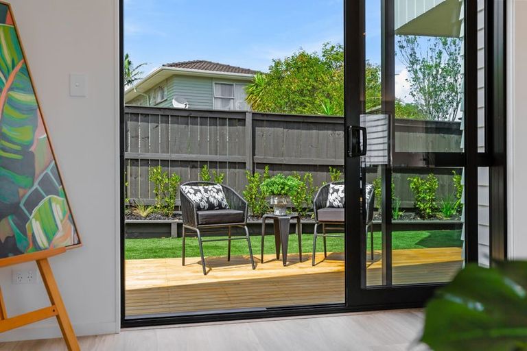 Photo of property in 7/13 Fairdale Place, Birkdale, Auckland, 0626