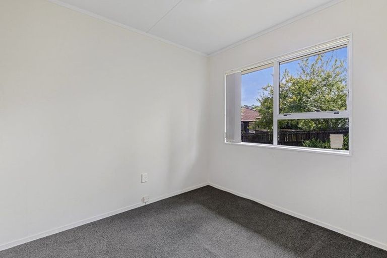 Photo of property in 4 Buisson Glade, West Harbour, Auckland, 0618