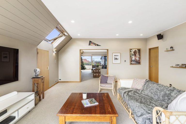 Photo of property in 132 Churchill Road, Rothesay Bay, Auckland, 0630