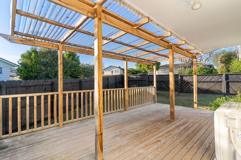 Photo of property in 1/4 Clyma Place, Massey, Auckland, 0614