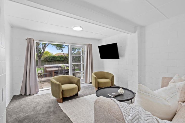 Photo of property in 20 Great North Road, Riverhead, 0820