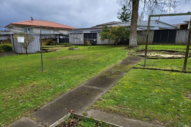 Photo of property in 10 Choice Avenue, Henderson, Auckland, 0612