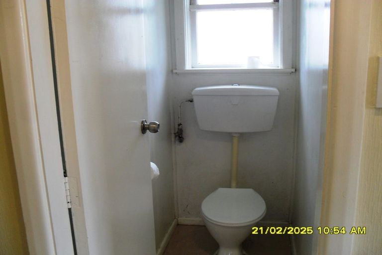 Photo of property in 3-3a Queenwood Road, Levin, 5510