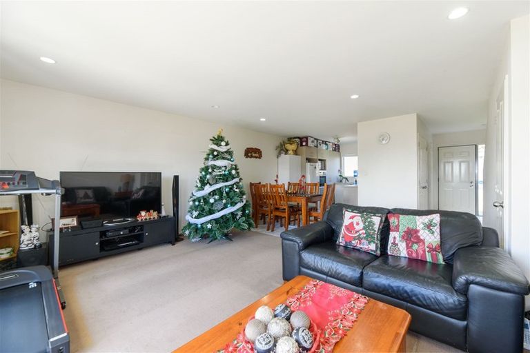 Photo of property in 9/3 Hulme Place, Henderson, Auckland, 0612