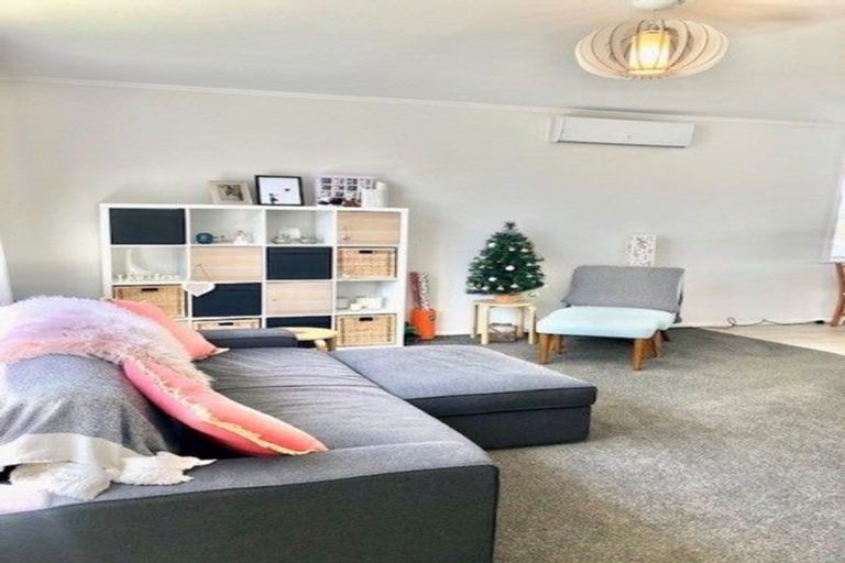 Photo of property in 1/2 East Coast Road, Milford, Auckland, 0620