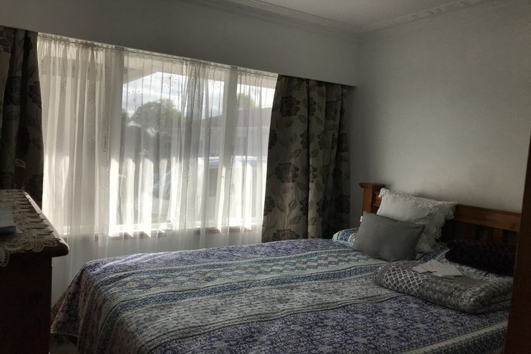 Photo of property in 502 Don Buck Road, Massey, Auckland, 0614