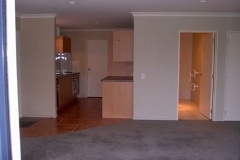 Photo of property in 24 Toledo Avenue, Henderson, Auckland, 0612