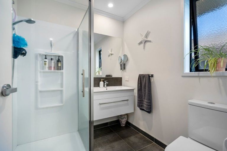 Photo of property in 11 Eastbank Drive, Katikati, 3129