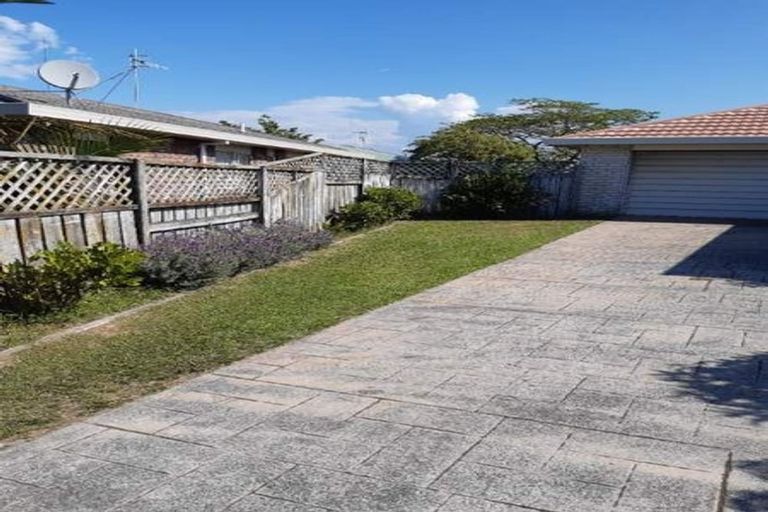 Photo of property in 90 Evans Road, Papamoa Beach, Papamoa, 3118