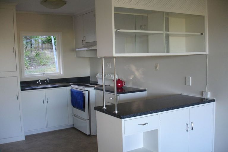 Photo of property in 2/4 Dewsbury Terrace, Castor Bay, Auckland, 0620