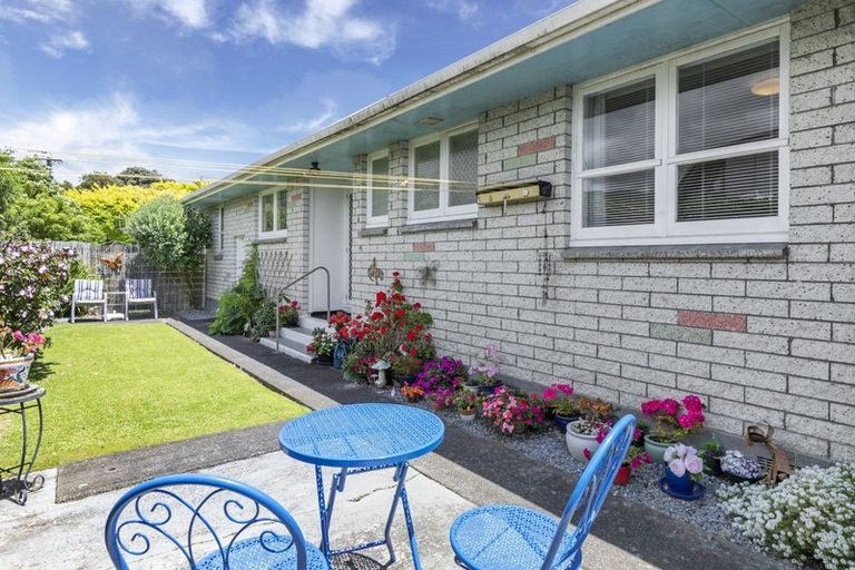 Photo of property in 2/135 Epuni Street, Epuni, Lower Hutt, 5011