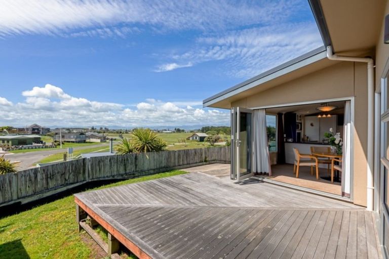 Photo of property in 50a Signal Street, Foxton Beach, Foxton, 4815