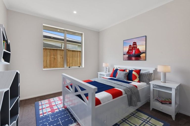 Photo of property in 31 Kukuwai Avenue, Red Beach, 0932