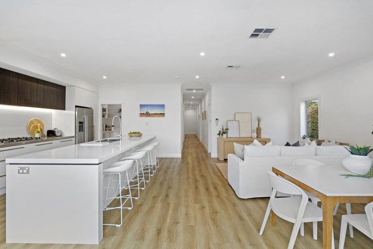 Photo of property in 140 Weston Road, St Albans, Christchurch, 8052