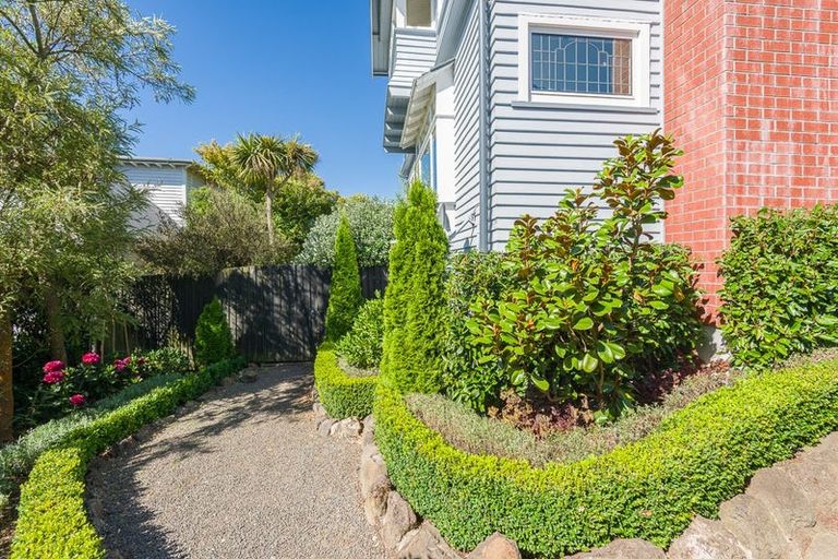 Photo of property in 7 Hackthorne Road, Cashmere, Christchurch, 8022