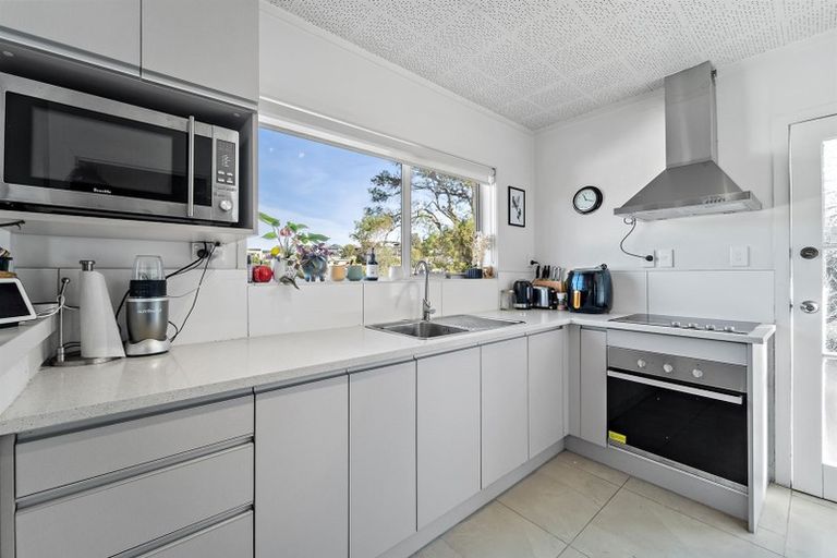 Photo of property in 2/110 Sartors Avenue, Browns Bay, Auckland, 0630