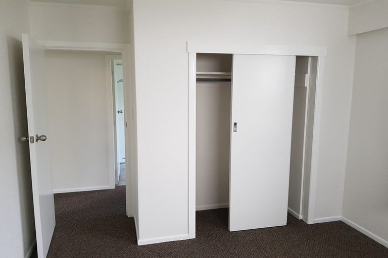 Photo of property in 28-28b Jane Grove, Paparangi, Wellington, 6037