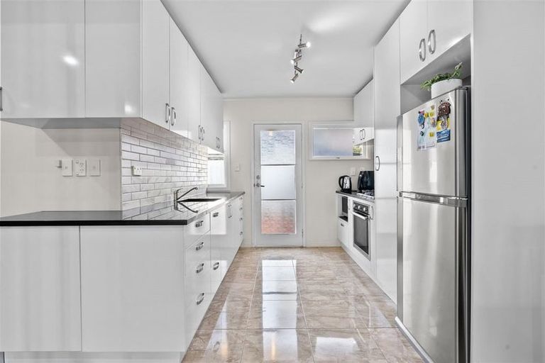 Photo of property in 2/67 Park Avenue, Papatoetoe, Auckland, 2025