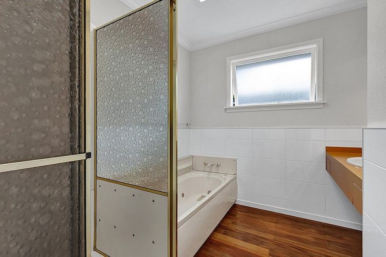 Photo of property in 83a Eliot Street, New Plymouth, 4310