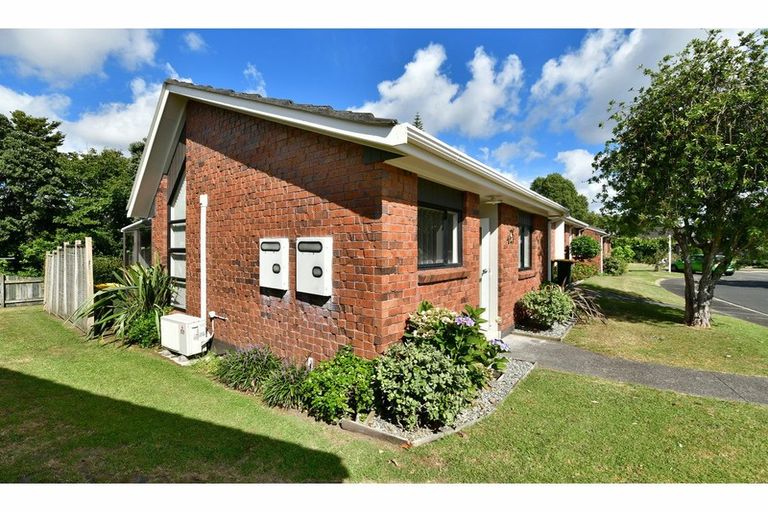 Photo of property in 9 Tui Lane, Orewa, 0931